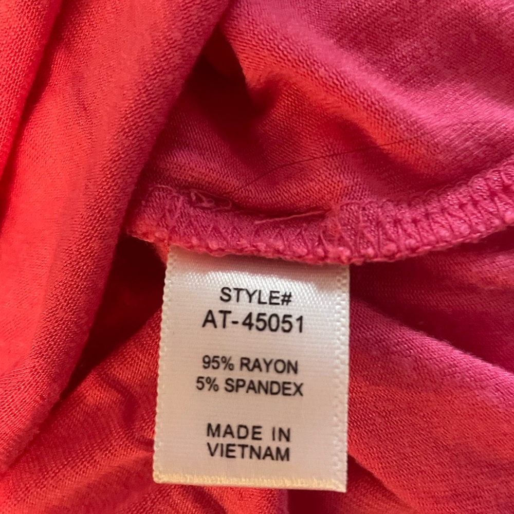 Zenana Women’s Size Medium Pink Top - Picture 2 of 4